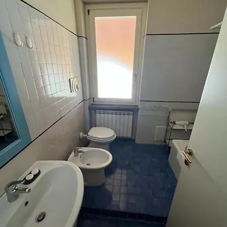 Smeraldo Fronte Piscina 아파트 비냘레